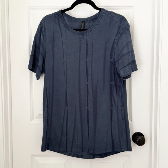 Men Lululemon 5 Year Basic Tee Vertical Spray Dye Iron Blue Nautical Navy Medium - Picture 2 of 8